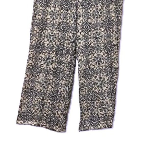 LIZ CLAIBORNE BEIGE BLACK WHITE MEDALLION SUMMER PULL UP CAPRIS  L  CRUISES - Picture 2 of 7